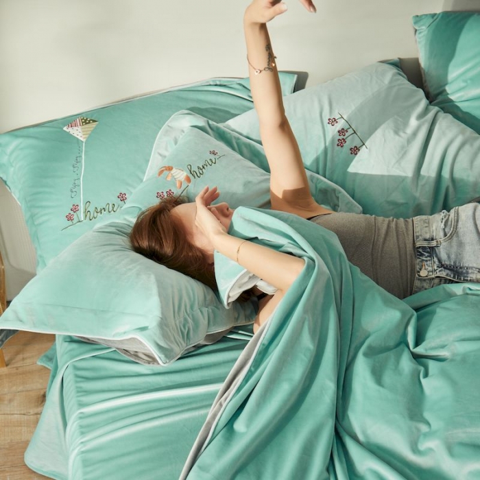 91家纺网 家纺一手货源 找家纺 涞澳 2019新款澳绒系列四件套 风筝—蓝