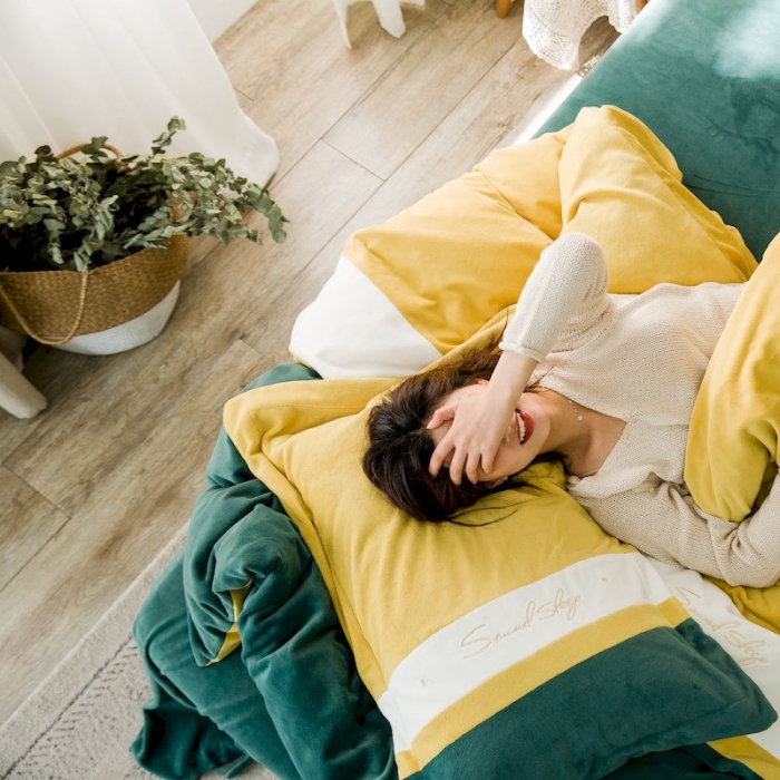 91家纺网 家纺一手货源 找家纺 涞澳 2019新款美绒系列四件套 拼色—黄绿1