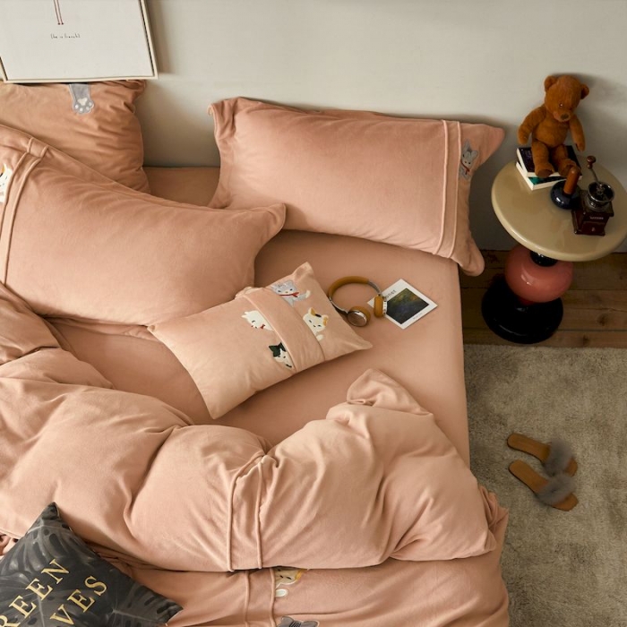 91家纺网 家纺一手货源 找家纺 涞澳 2019新款美绒系列四件套 猫咪—浅玉