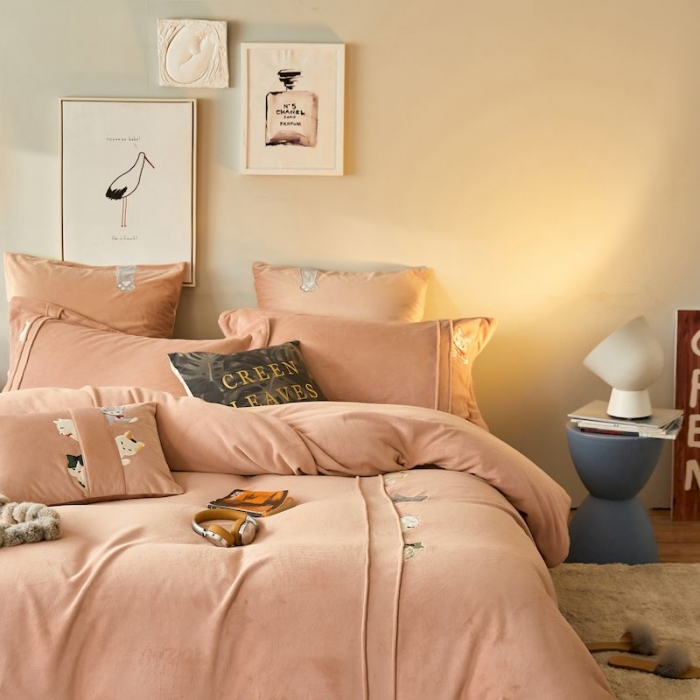 91家纺网 家纺一手货源 找家纺 涞澳 2019新款美绒系列四件套 猫咪—浅玉