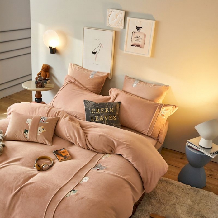 91家纺网 家纺一手货源 找家纺 涞澳 2019新款美绒系列四件套 猫咪—浅玉