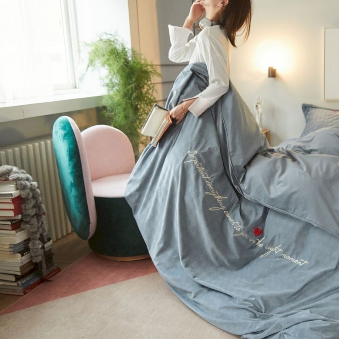 91家纺网 家纺一手货源 找家纺 涞澳 2019新款澳绒系列四件套 爱心—浅灰