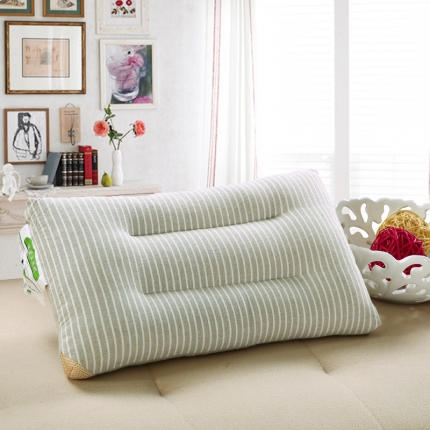 91家纺网 家纺一手货源 找家纺 日式风全棉水洗棉羽丝绒枕头枕芯30*50cm儿童款