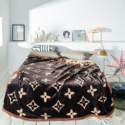 91家纺网 家纺一手货源 找家纺 慕莎加厚双层法莱绒毯子北欧轻奢风复合毛毯大牌毛毯路易威