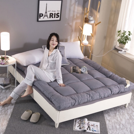 91家纺网 家纺一手货源 找家纺 暖季家纺 2021加厚羽丝绒床垫 榻榻米软床垫子 灰色