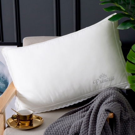 91家纺网 家纺一手货源 找家纺 帝诺妮枕芯坊 2019简约牛奶纤维蕾丝花边舒适枕 白色一只