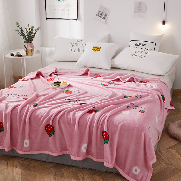 91家纺网 家纺一手货源 找家纺 羋多家纺 2023新款冰貂绒系列毛毯 小草莓