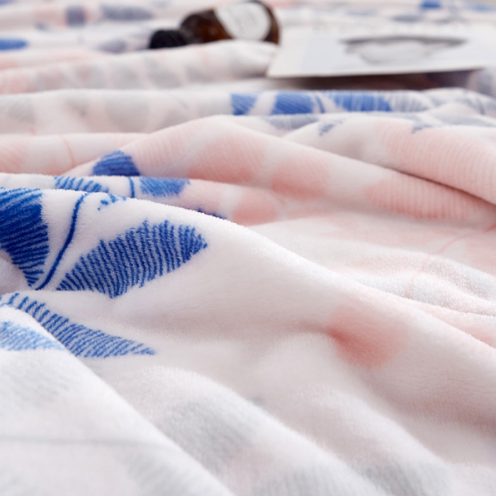 91家纺网 家纺一手货源 找家纺 羋多家纺 2023新款云貂绒系列毛毯 浅浅叶语