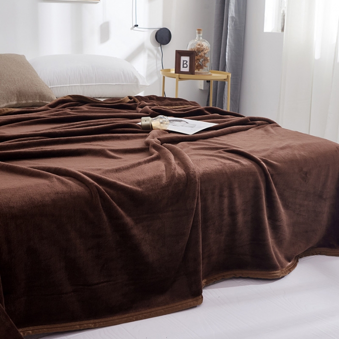 91家纺网 家纺一手货源 找家纺 羋多家纺 2023新款云貂绒系列毛毯 深咖啡