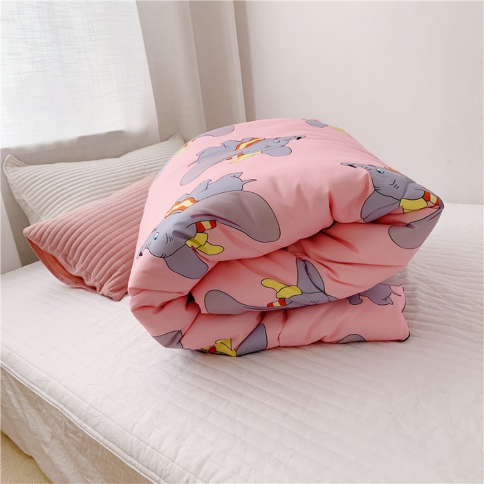 91家纺网 家纺一手货源 找家纺 星期八 新款趣味冬被 粉飞象