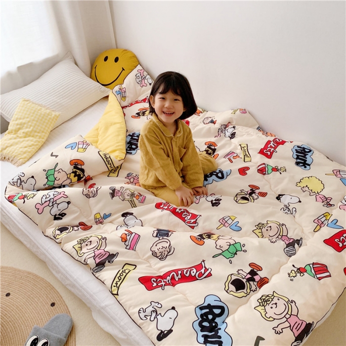 91家纺网 家纺一手货源 找家纺 星期八 新款趣味冬被 史努比小憩