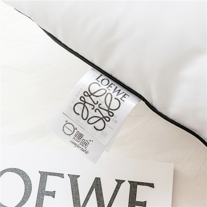 91家纺网 家纺一手货源 找家纺 星期八 2019新款LOEWE四季枕芯一对48*74