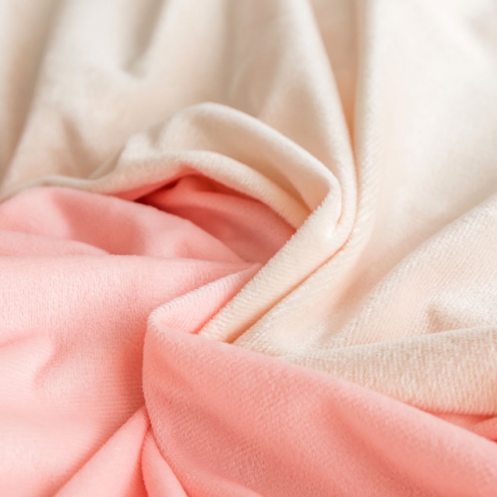 91家纺网 家纺一手货源 找家纺 梦家居 2019韩国简约素色天鹅绒四件套 浅粉拼浅米