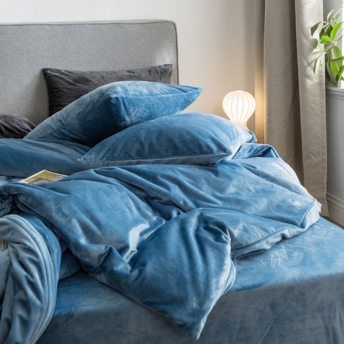 91家纺网 家纺一手货源 找家纺 梦家居 2019韩国简约素色天鹅绒四件套 雾蓝色