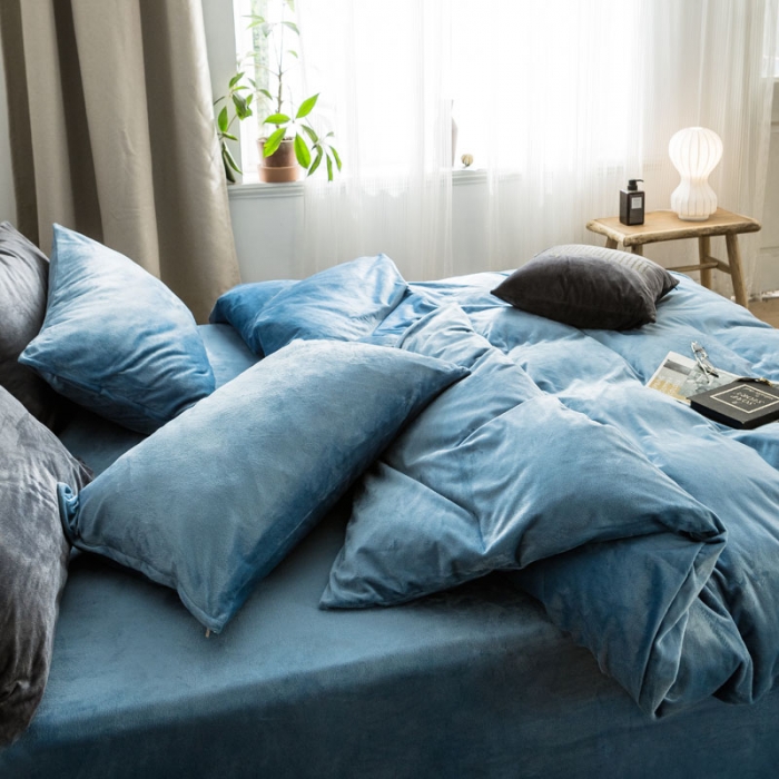 91家纺网 家纺一手货源 找家纺 梦家居 2019韩国简约素色天鹅绒四件套 雾蓝色