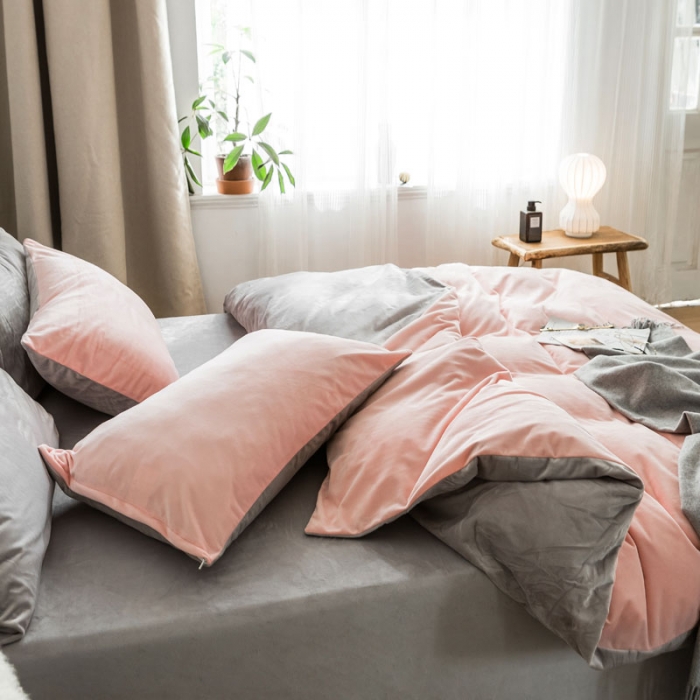 91家纺网 家纺一手货源 找家纺 梦家居 2019韩国简约素色天鹅绒四件套 浅粉拼浅灰