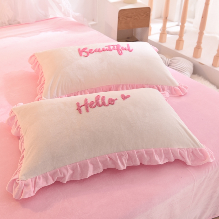 91家纺网 家纺一手货源 找家纺 绒世界 宝宝绒毛巾绣四件套 粉白