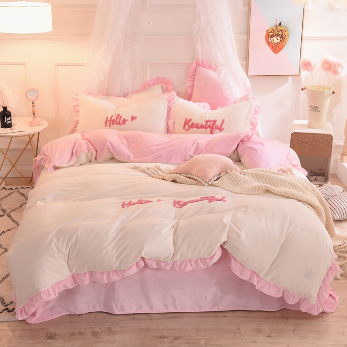 91家纺网 家纺一手货源 找家纺 绒世界 宝宝绒毛巾绣四件套 粉白