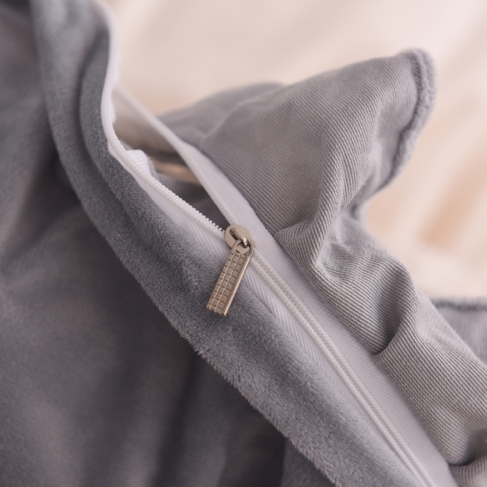 91家纺网 家纺一手货源 找家纺 绒世界 宝宝绒毛巾绣四件套 灰白