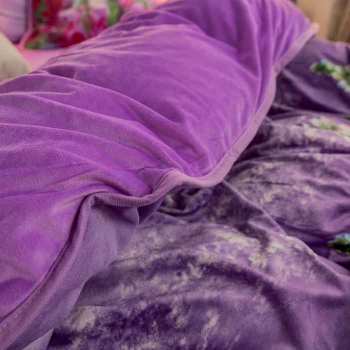 91家纺网 家纺一手货源 找家纺 欧冠家纺 2018印花牛奶绒爆款四件套 熏衣草