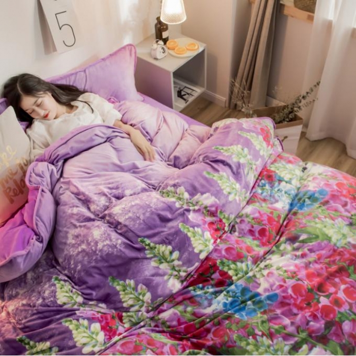 91家纺网 家纺一手货源 找家纺 欧冠家纺 2018印花牛奶绒爆款四件套 熏衣草