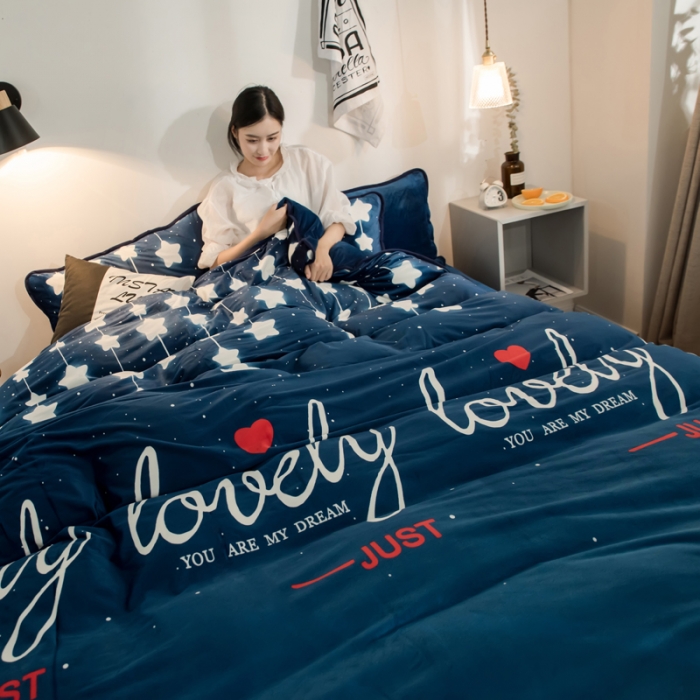 91家纺网 家纺一手货源 找家纺 欧冠家纺 2018印花牛奶绒爆款四件套 夜空