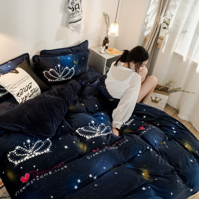 91家纺网 家纺一手货源 找家纺 绒世界 2018印花牛奶绒爆款四件套 皇冠