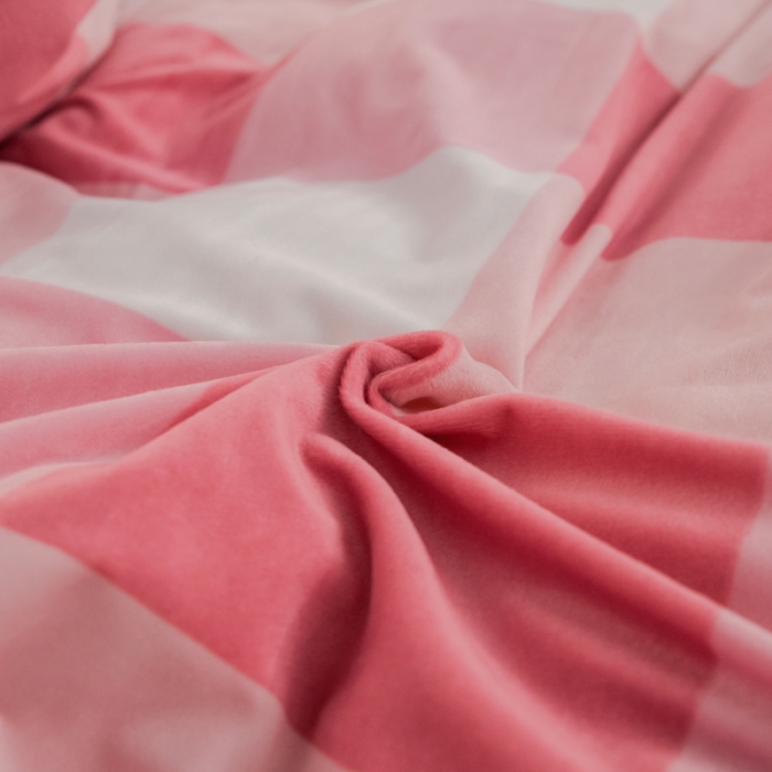 91家纺网 家纺一手货源 找家纺 绒世界 2018印花牛奶绒爆款四件套 格子粉