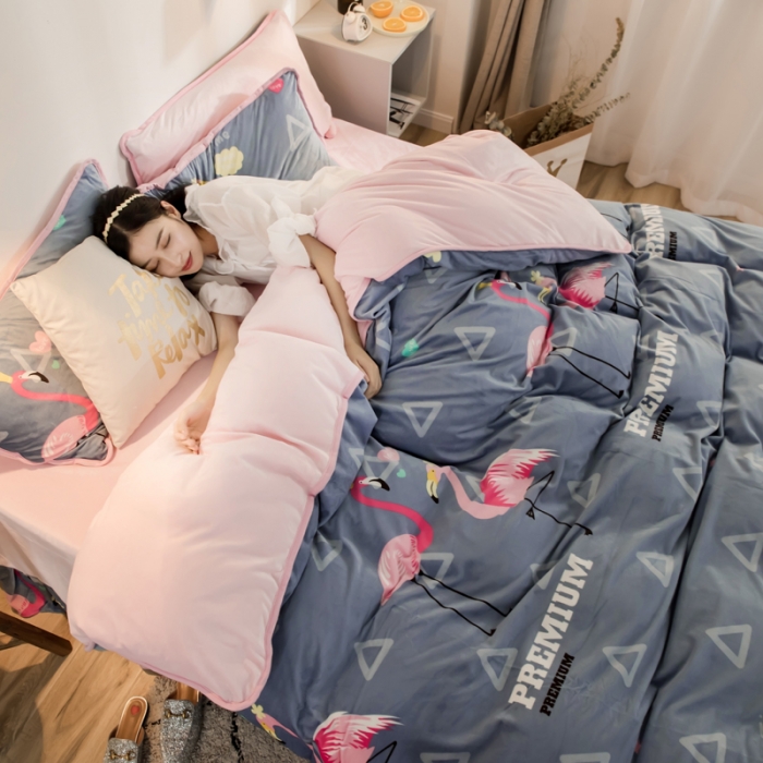 91家纺网 家纺一手货源 找家纺 欧冠家纺 2018印花牛奶绒爆款四件套 火烈鸟