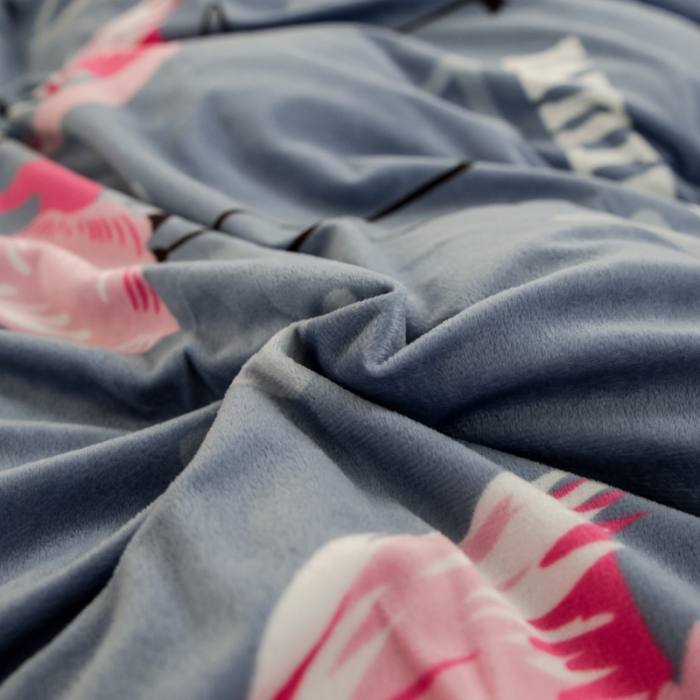 91家纺网 家纺一手货源 找家纺 欧冠家纺 2018印花牛奶绒爆款四件套 火烈鸟