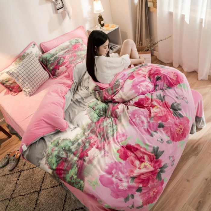 91家纺网 家纺一手货源 找家纺 欧冠家纺 2018印花牛奶绒爆款四件套 如梦花季