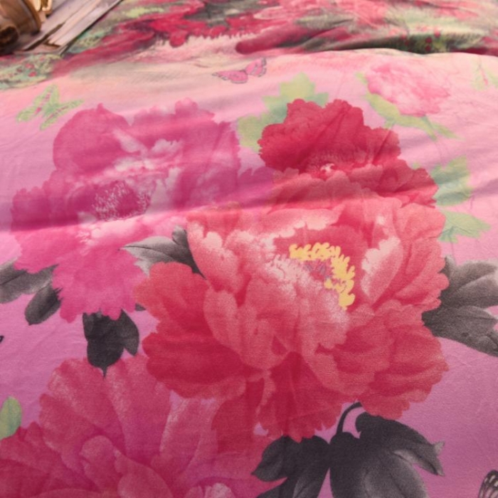 91家纺网 家纺一手货源 找家纺 绒世界 2018秋冬印花牛奶绒爆款四件套第二版 如梦花季