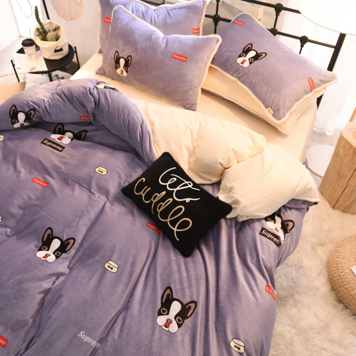 91家纺网 家纺一手货源 找家纺 绒世界 2018秋冬印花牛奶绒爆款四件套第二版 小狗