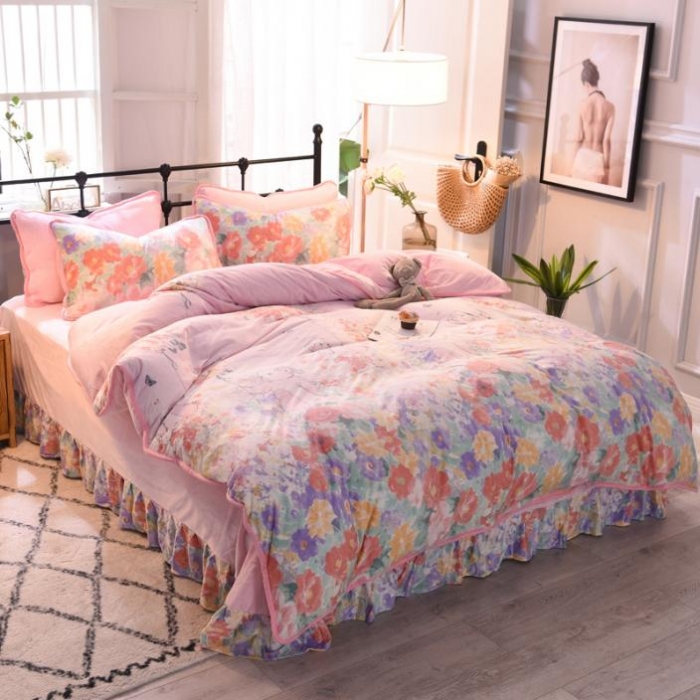 91家纺网 家纺一手货源 找家纺 绒世界 2018秋冬印花牛奶绒爆款四件套第二版 小熊