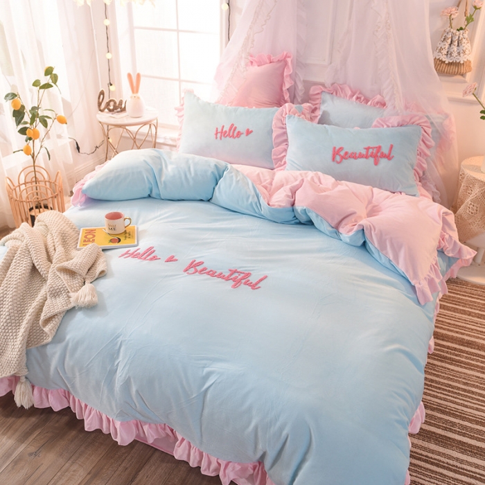 91家纺网 家纺一手货源 找家纺 欧冠2019水晶绒宝宝绒花边款和毛巾绣款四件套毛巾绣慕蓝粉