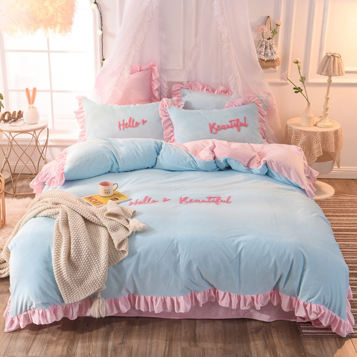 91家纺网 家纺一手货源 找家纺 欧冠2019水晶绒宝宝绒花边款和毛巾绣款四件套毛巾绣慕蓝粉