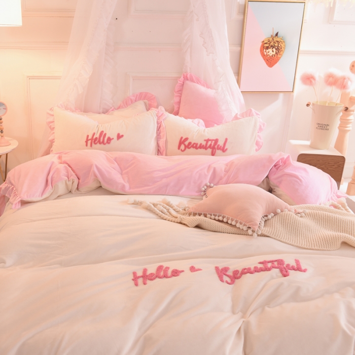 91家纺网 家纺一手货源 找家纺 绒世界 秋冬绒款花边款和毛巾绣四件套床单款 毛巾绣-粉白