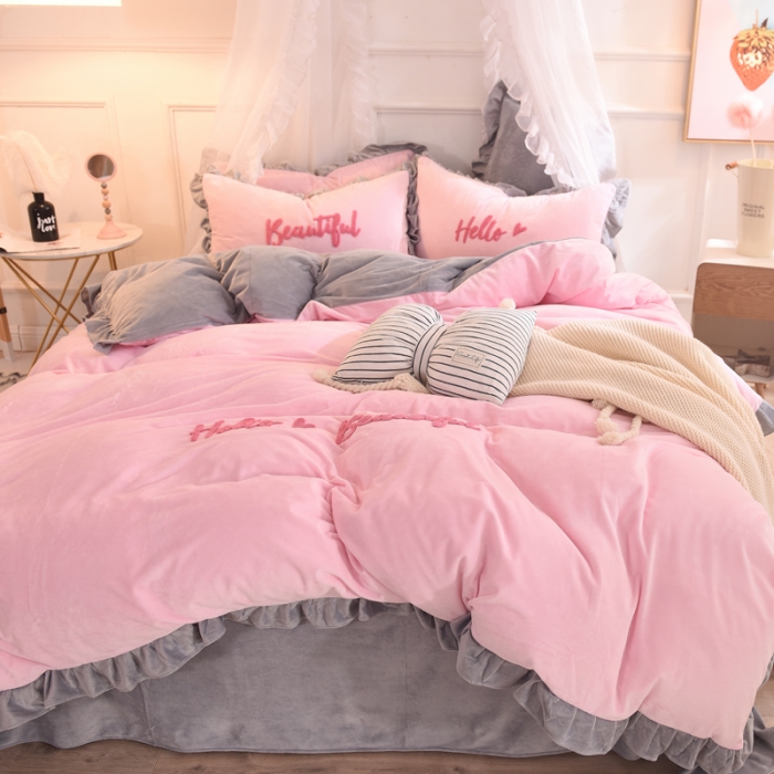 91家纺网 家纺一手货源 找家纺 绒世界 秋冬绒款花边款和毛巾绣四件套床单款 毛巾绣-粉灰