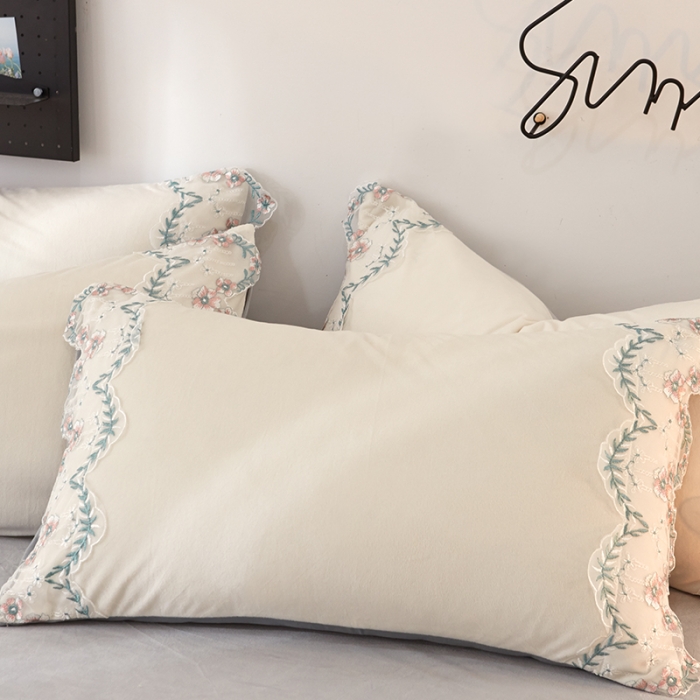 91家纺网 家纺一手货源 找家纺 (总）绒世界 2019秋冬绒款花边款四件套床裙款