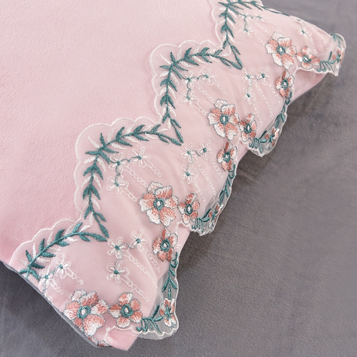 91家纺网 家纺一手货源 找家纺 绒世界 秋冬绒款花边款和毛巾绣四件套床裙款 花边款-粉灰