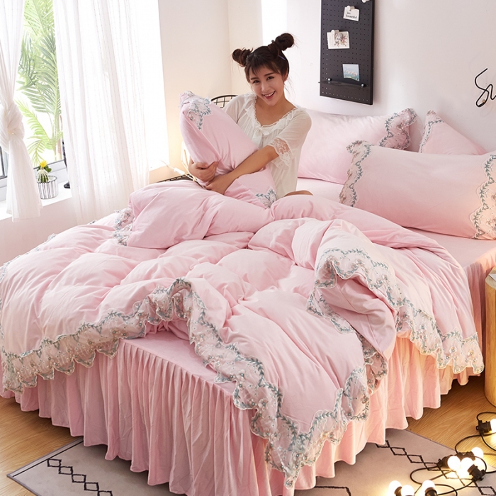 91家纺网 家纺一手货源 找家纺 绒世界 秋冬绒款花边款和毛巾绣四件套床裙款 花边款粉色