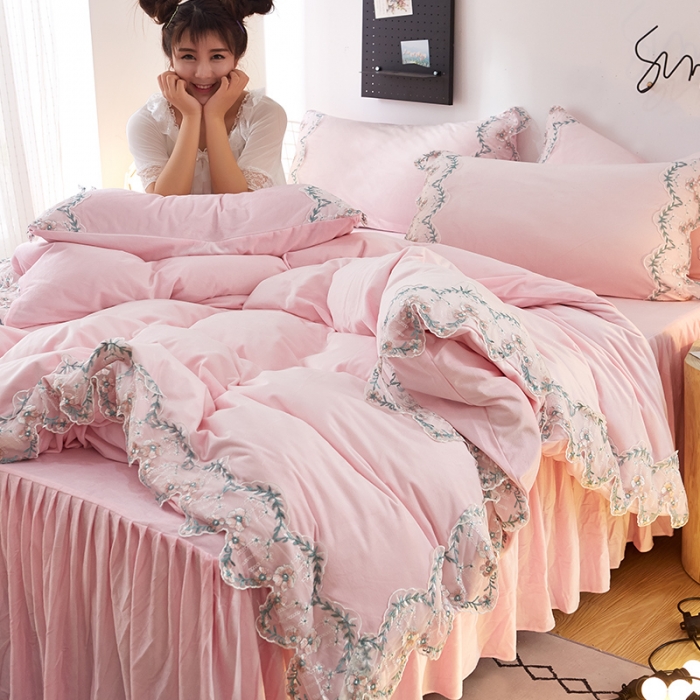 91家纺网 家纺一手货源 找家纺 绒世界 秋冬绒款花边款和毛巾绣四件套床裙款 花边款粉色