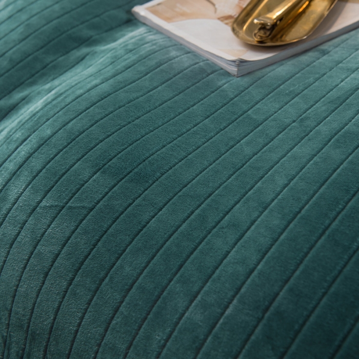 91家纺网 家纺一手货源 找家纺 欧冠 2019提花法莱绒加贝贝绒加厚四件套 果绿白