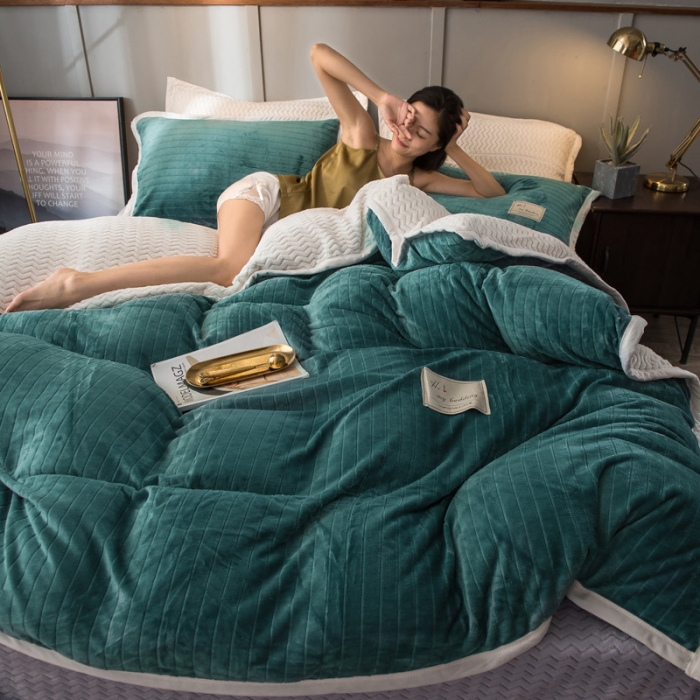 91家纺网 家纺一手货源 找家纺 欧冠 2019提花法莱绒加贝贝绒加厚四件套 果绿白