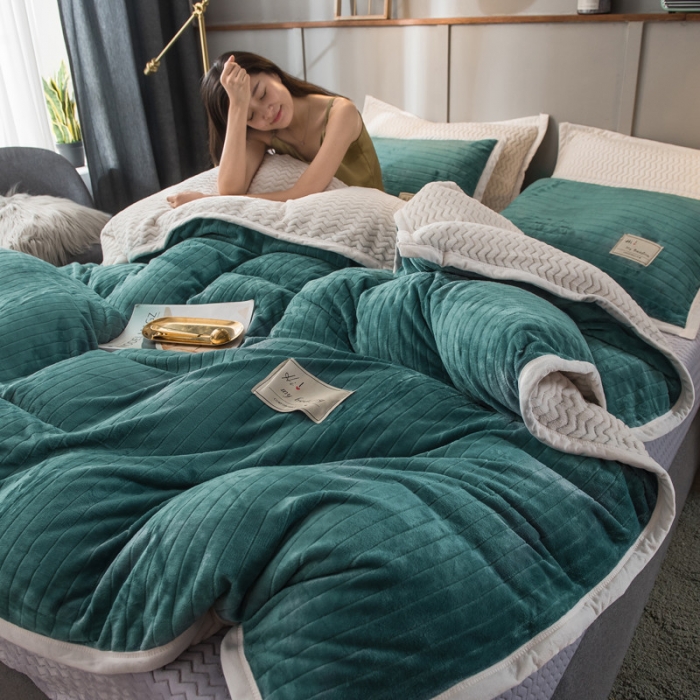 91家纺网 家纺一手货源 找家纺 欧冠 2019提花法莱绒加贝贝绒加厚四件套 果绿白