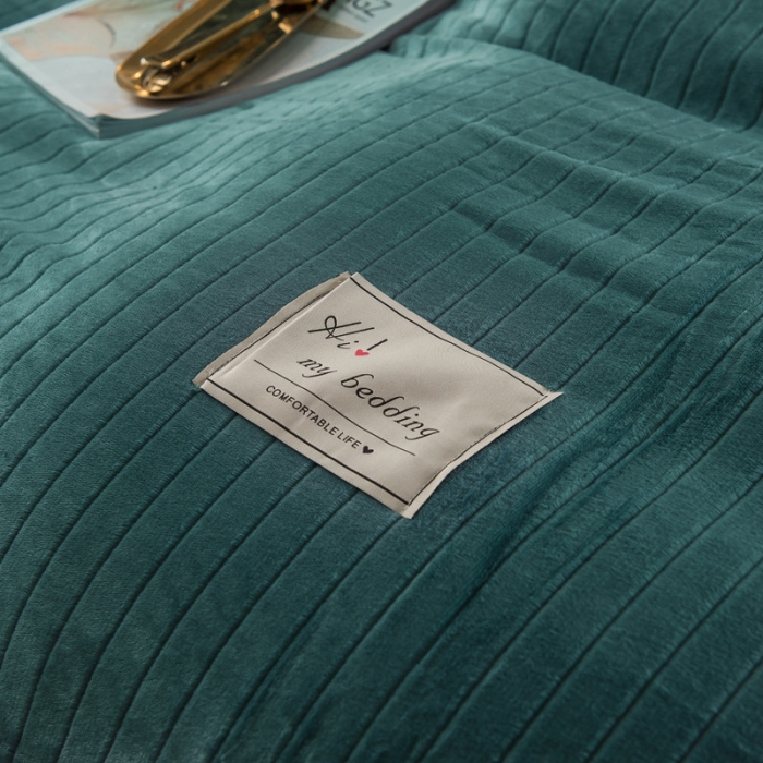 91家纺网 家纺一手货源 找家纺 欧冠 2019提花法莱绒加贝贝绒加厚四件套 果绿白