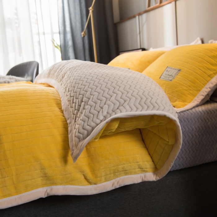 91家纺网 家纺一手货源 找家纺 欧冠 2019提花法莱绒加贝贝绒加厚四件套 亮黄白