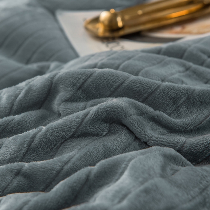 91家纺网 家纺一手货源 找家纺 欧冠 2019提花法莱绒加贝贝绒加厚四件套 素雅灰