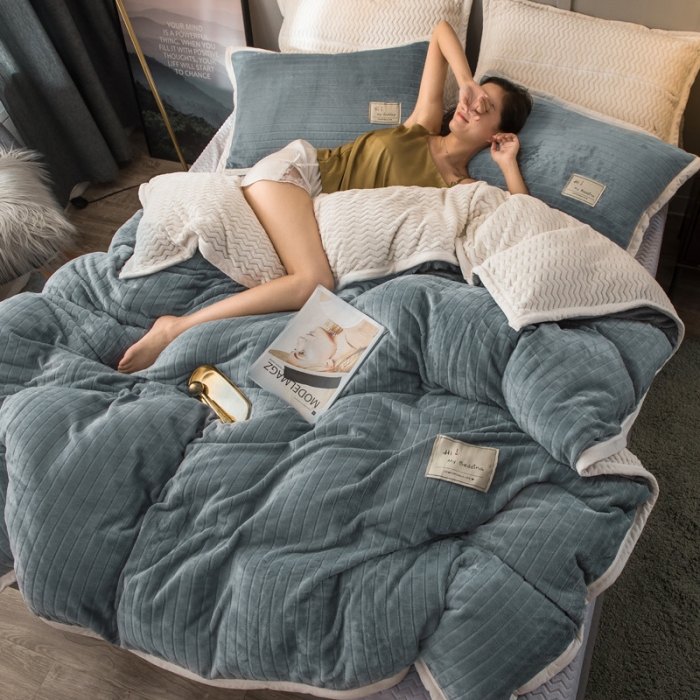 91家纺网 家纺一手货源 找家纺 欧冠 2019提花法莱绒加贝贝绒加厚四件套 素雅灰