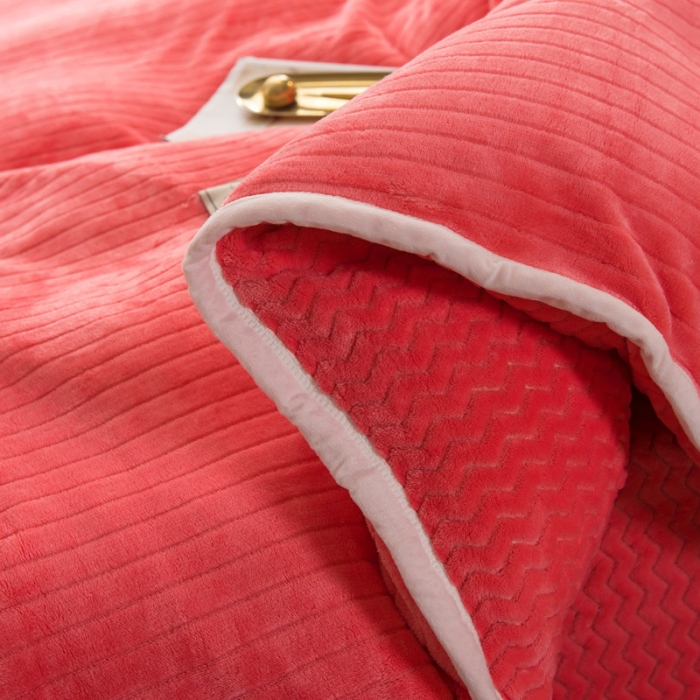 91家纺网 家纺一手货源 找家纺 欧冠 2019提花法莱绒加贝贝绒加厚四件套 西瓜红